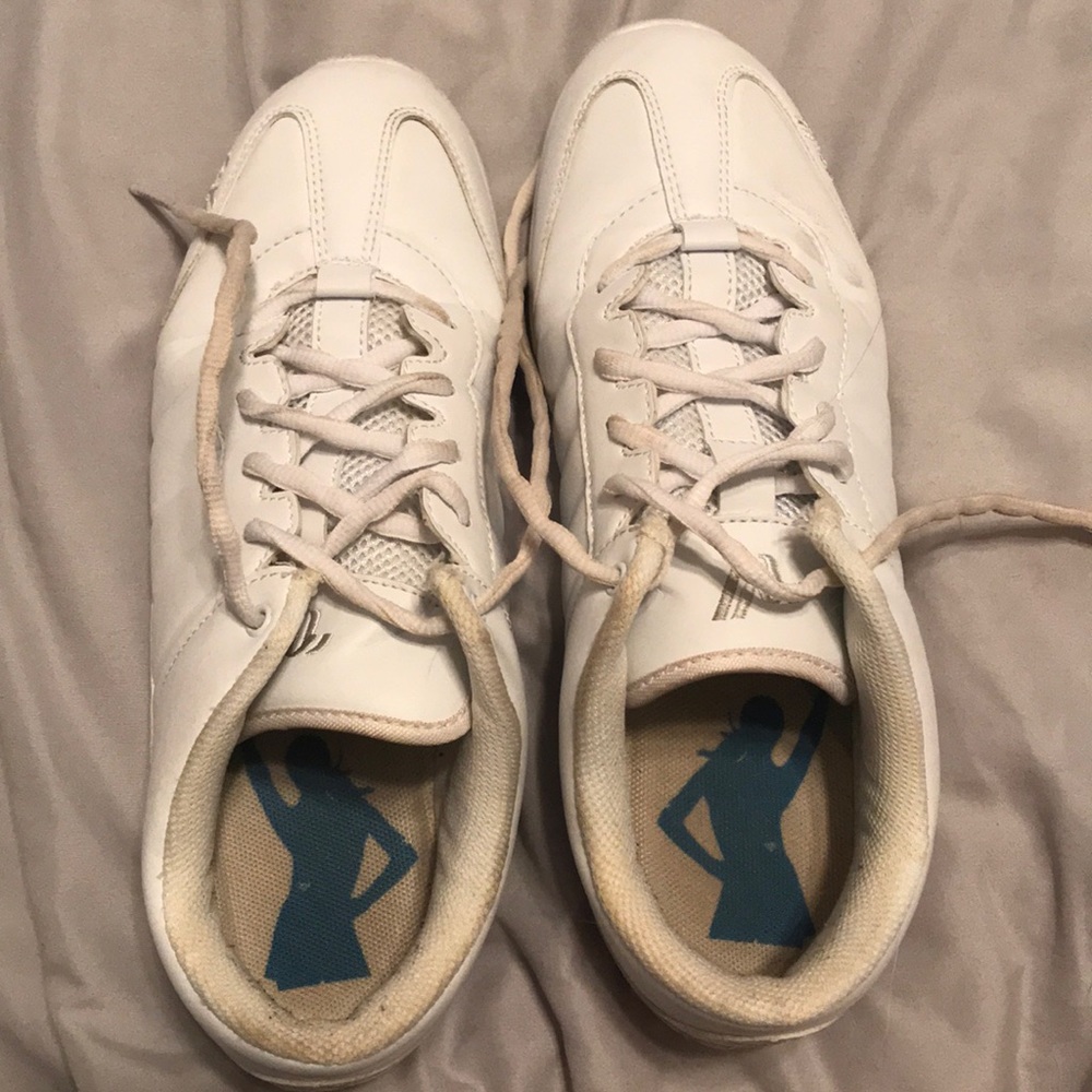 Cheer shoes in white size 8
